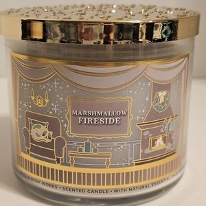 Bath & Body Works MARSHMALLOW FIRESIDE 3 Wick Candle with Decorative Lid